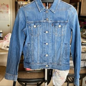 Levi's Denim Jacket Size M NWOT